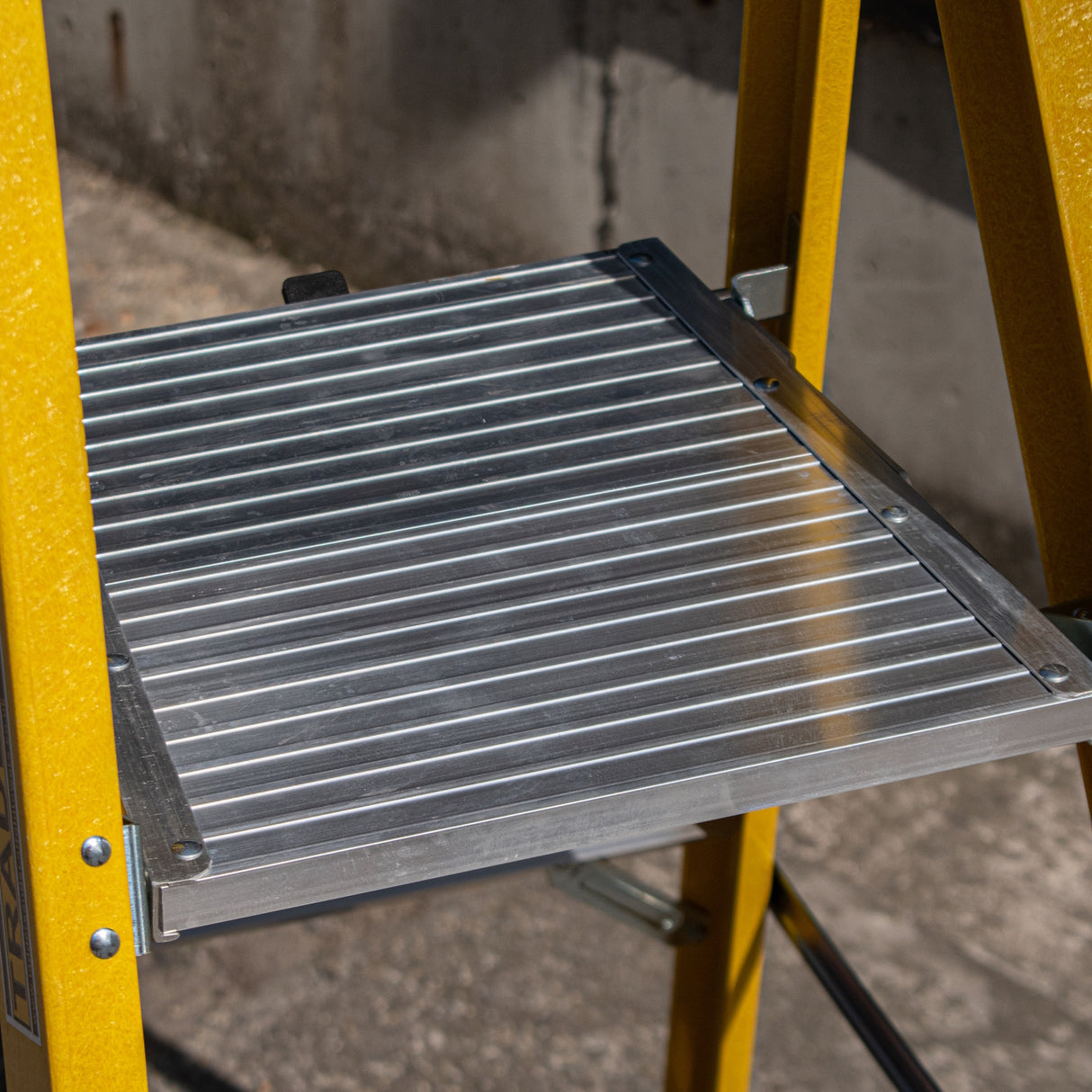 Fibreglass Platform Step Ladder