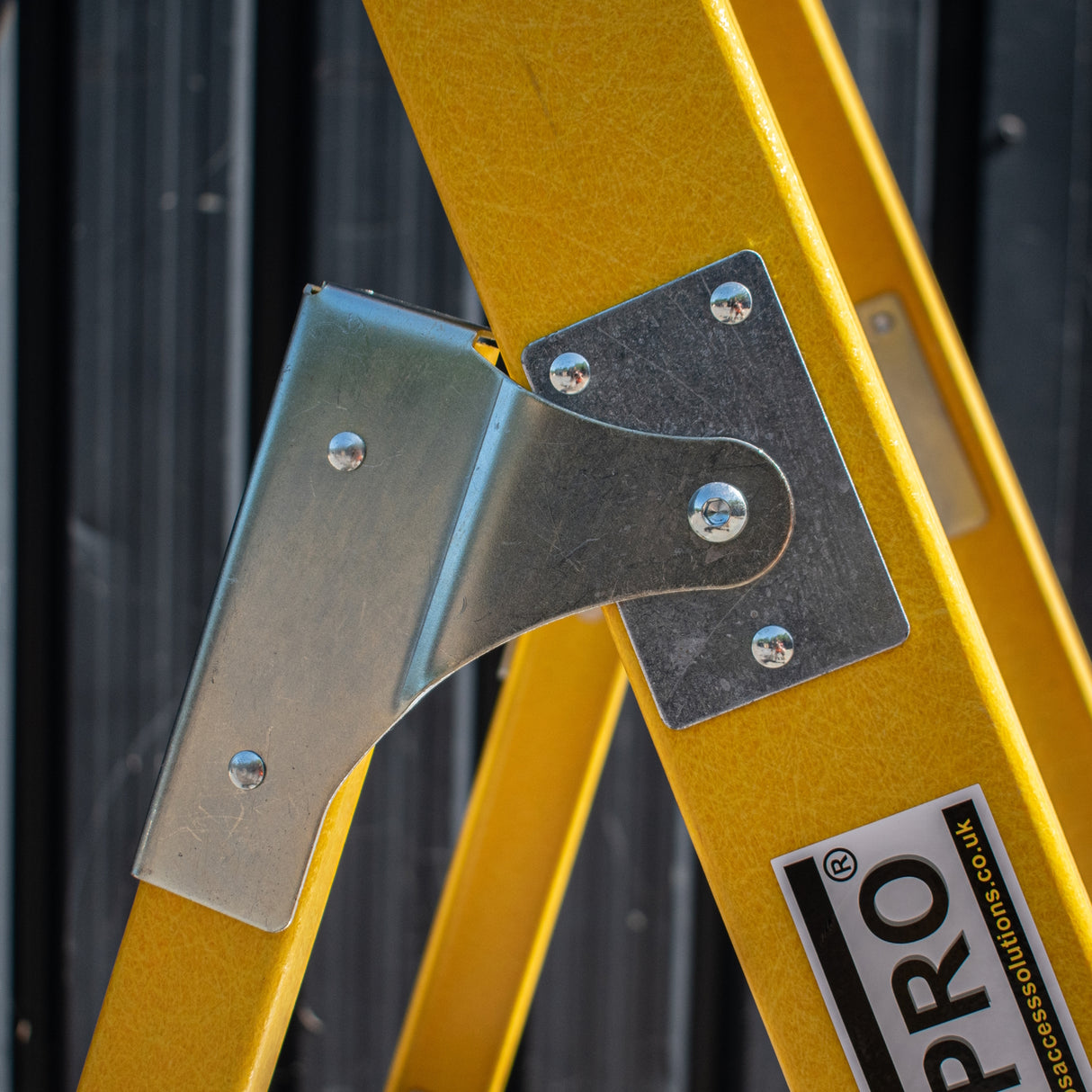 Fibreglass Platform Step Ladder